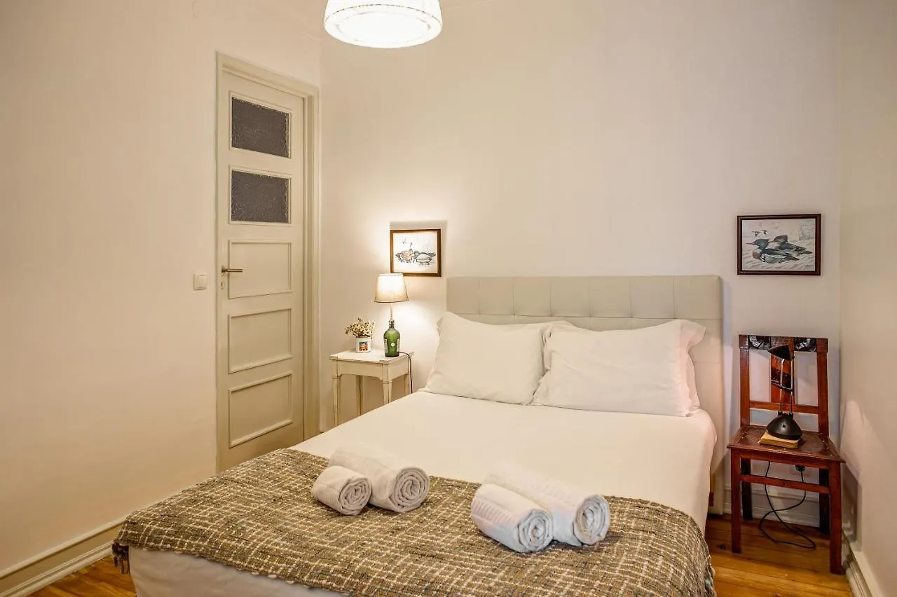 Sunny Apartment In The Heart Of Principe Real Лиссабон Португалия