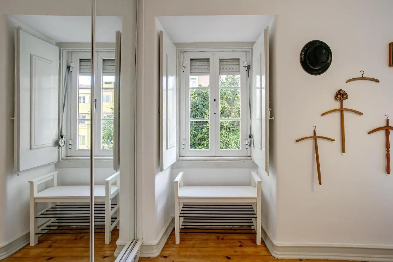 Sunny Apartment In The Heart Of Principe Real Лиссабон